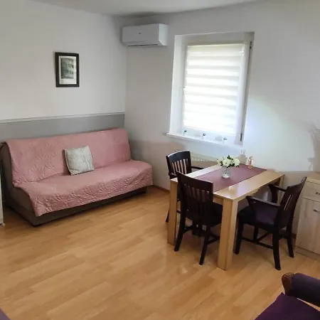 Przy Wroclawskim Stadionie Apartamento *